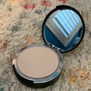 KVD Lock-It Powder Foundation (Light 42)
